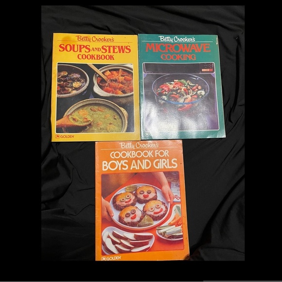 Vintage 80’s Betty Crocker's Cookbook Set - Multicolor - Picture 1 of 7